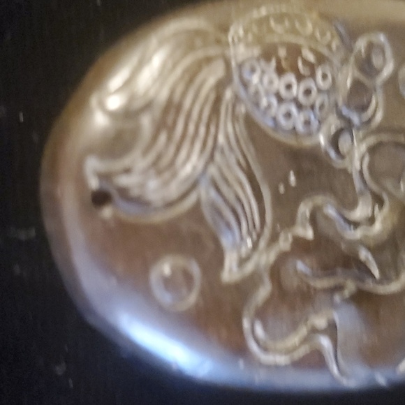 New Carved Chinese Old Jade Fish Flower Oval Pendant. - Picture 7 of 8